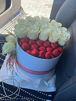 Kutuda Beyaz Gl ve ikolata